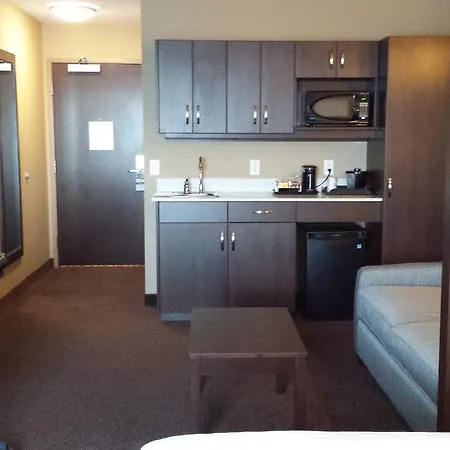 Microtel Inn & Suites By Wyndham Red Deer Room photo
