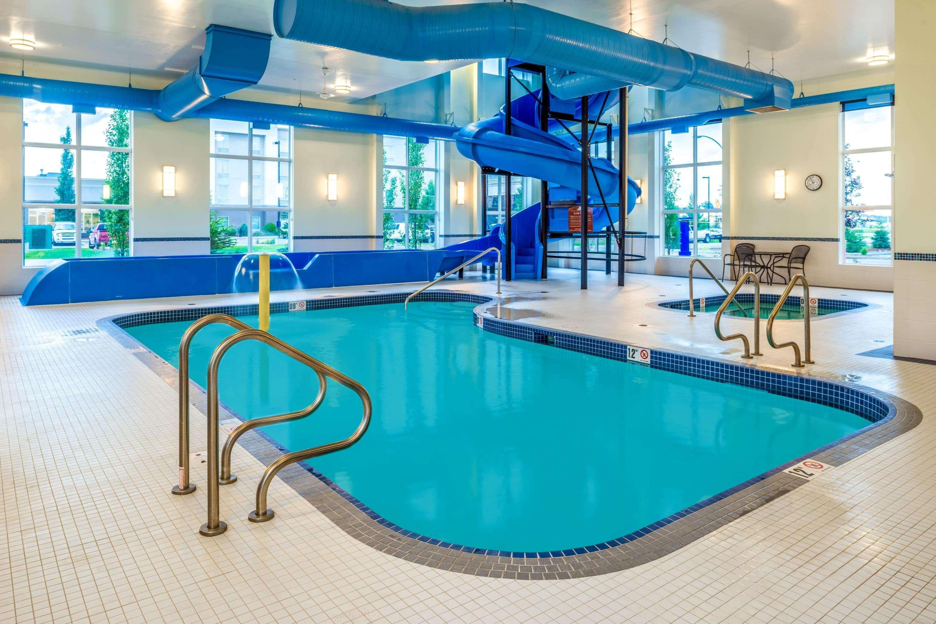 Hotel Microtel & By Wyndham Red Deer 3*