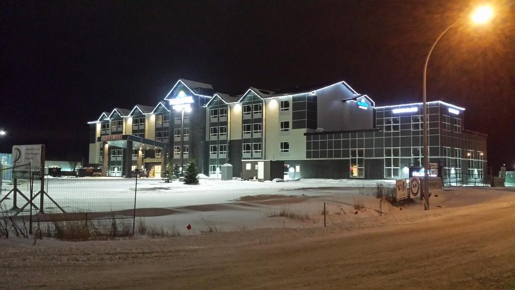 Hotel Microtel & By Wyndham Red Deer 3*